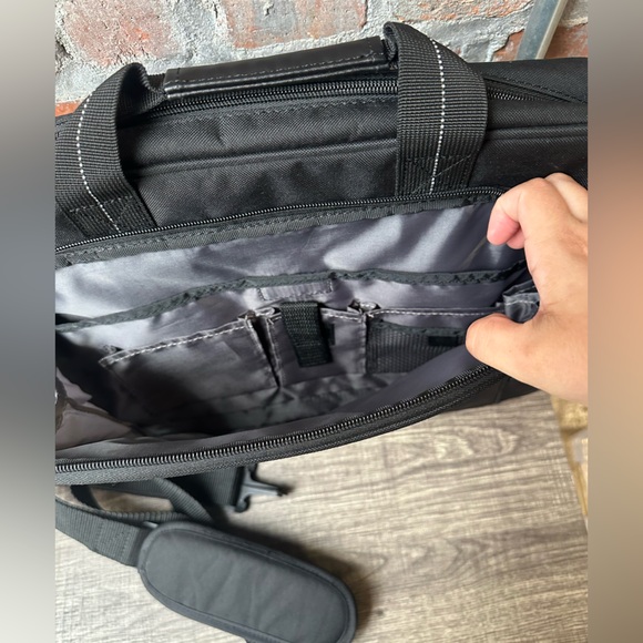 Targus Classic Slim Laptop Briefcase Black Polyester - Picture 3 of 7